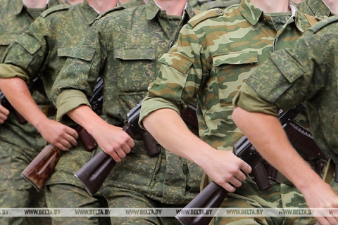 Дополнительные меры соцзащиты военнослужащих-срочников и резервистов закреплены указом Президента