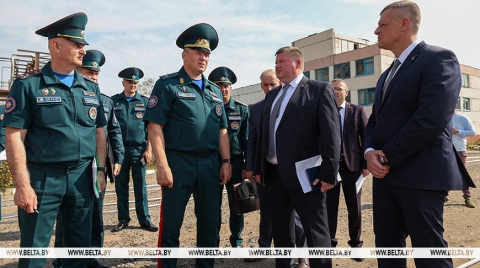 Ход восстановительных работ на ОАО &laquo;Могилевхимволокно&raquo; после разгула в регионе природной стихии оценил министр по чрезвычайным ситуациям Вадим Синявский