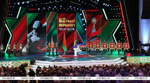 О &quot;не формальной&quot; памяти, войне за умы и сердца и молниеносном ответе агрессору. Откровенная речь Лукашенко в канун 80-летия Победы