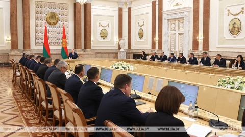 Не мешать работать министру, губернаторам — действовать. Кому Лукашенко дал карт-бланш по итогам совещания