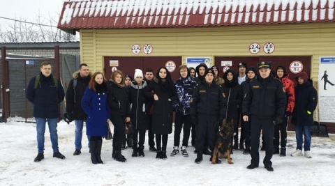 Члены военно-патриотического клуба «ЗОЛОК» посетили Климовичский отдел Департамента охраны